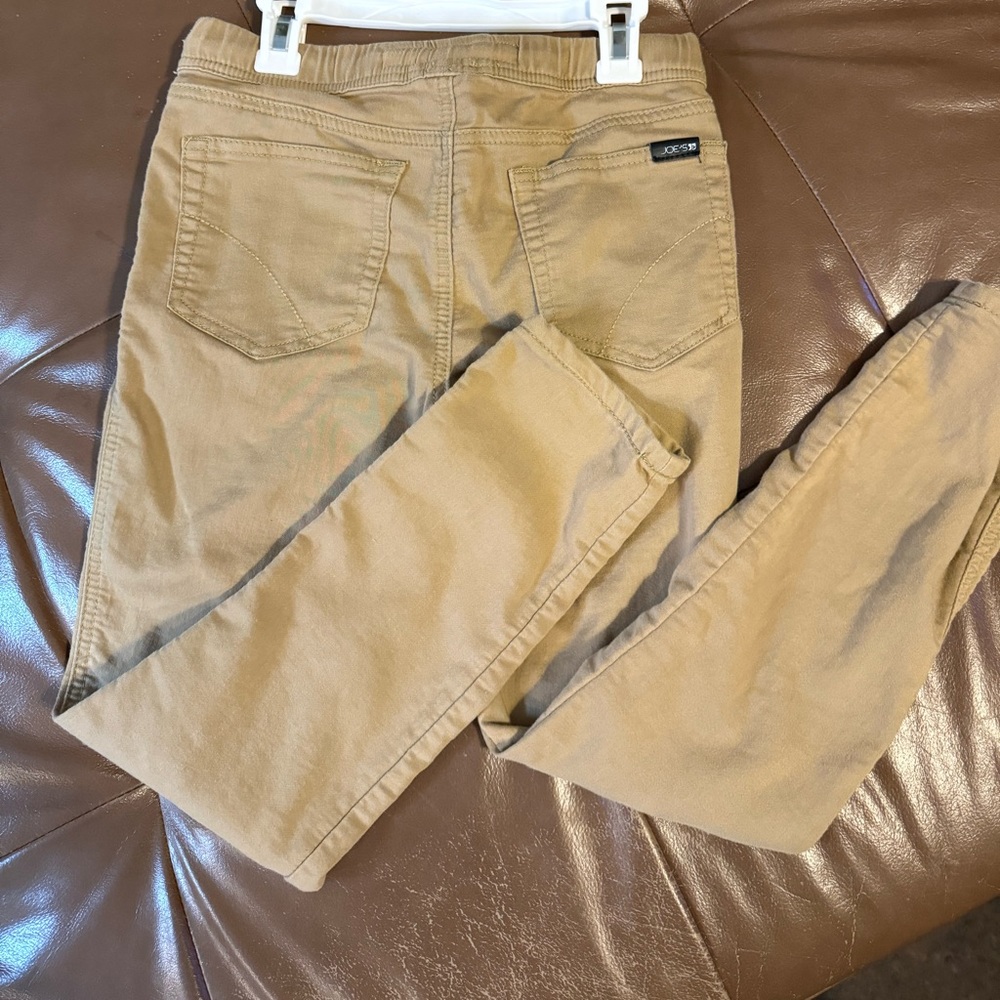 Joe jeans khaki pants. Elastic waist/drawstring. Sz M.